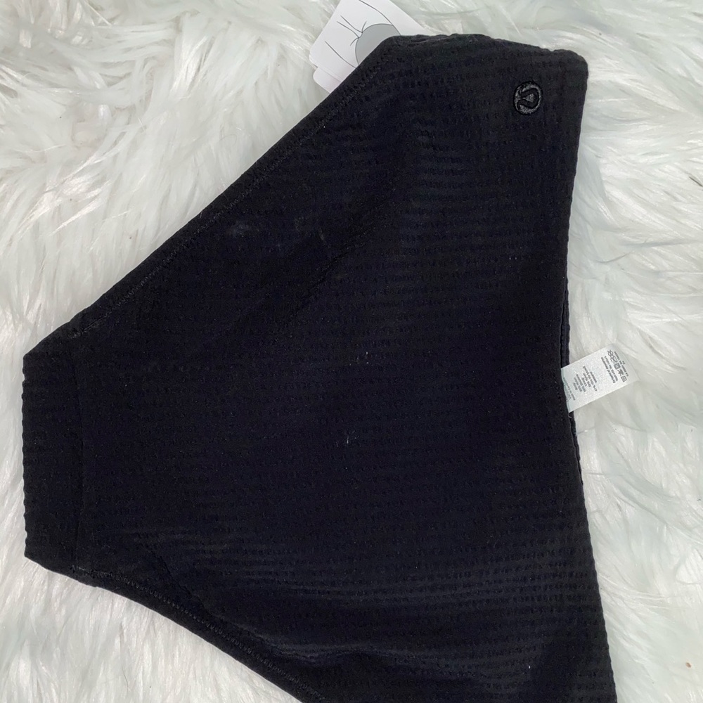 NWT Lululemon CalmTides MR Med Bottom Size S